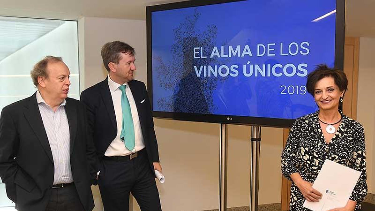Paco Berciano, Javier Lacalle y Maribé Revilla, ayer en la presentación.-ICAL