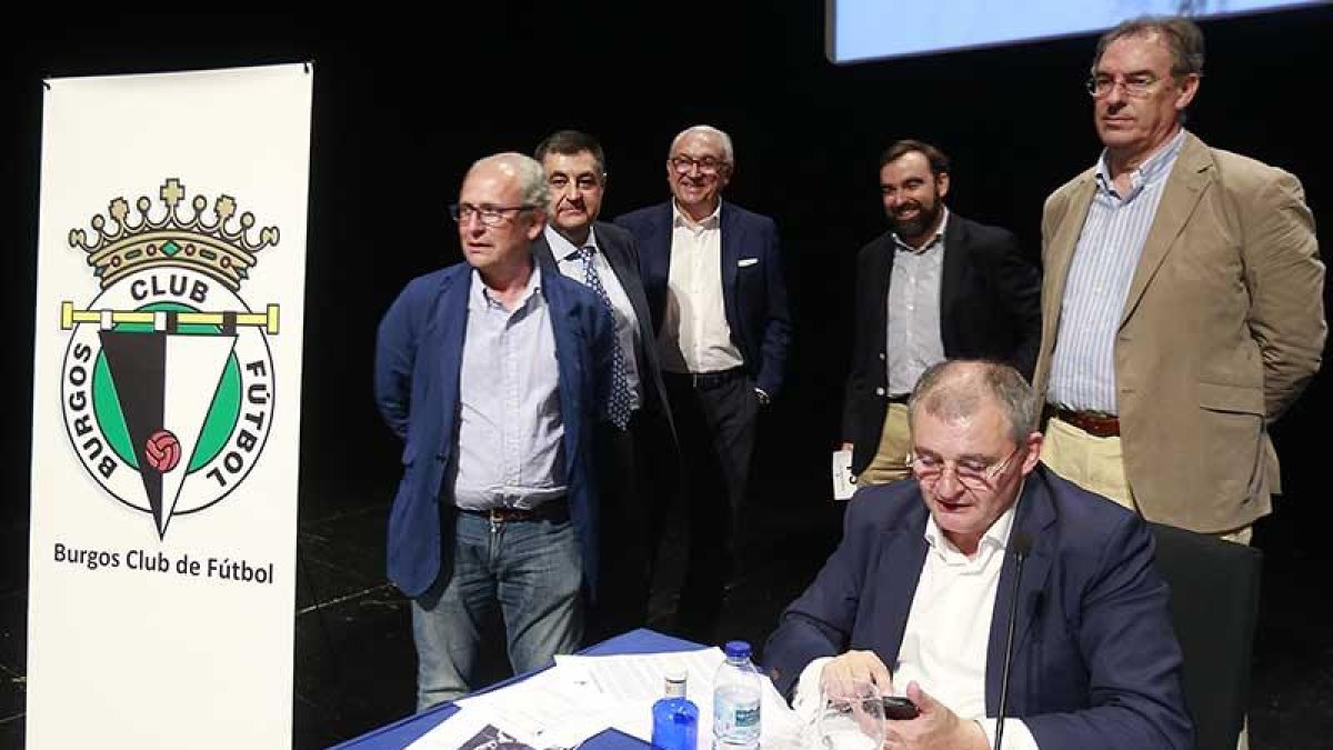 Los miembros de la junta directiva del Burgos CF cubrirán la inmensa mayoría del capital social de la SAD-Raúl G. Ochoa
