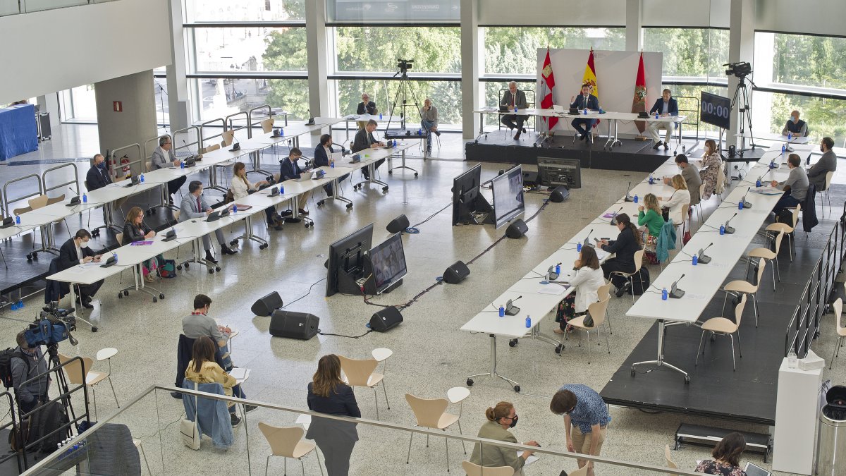 El pleno del Ayuntamiento da luz verde al presupuesto municipal. ECB
