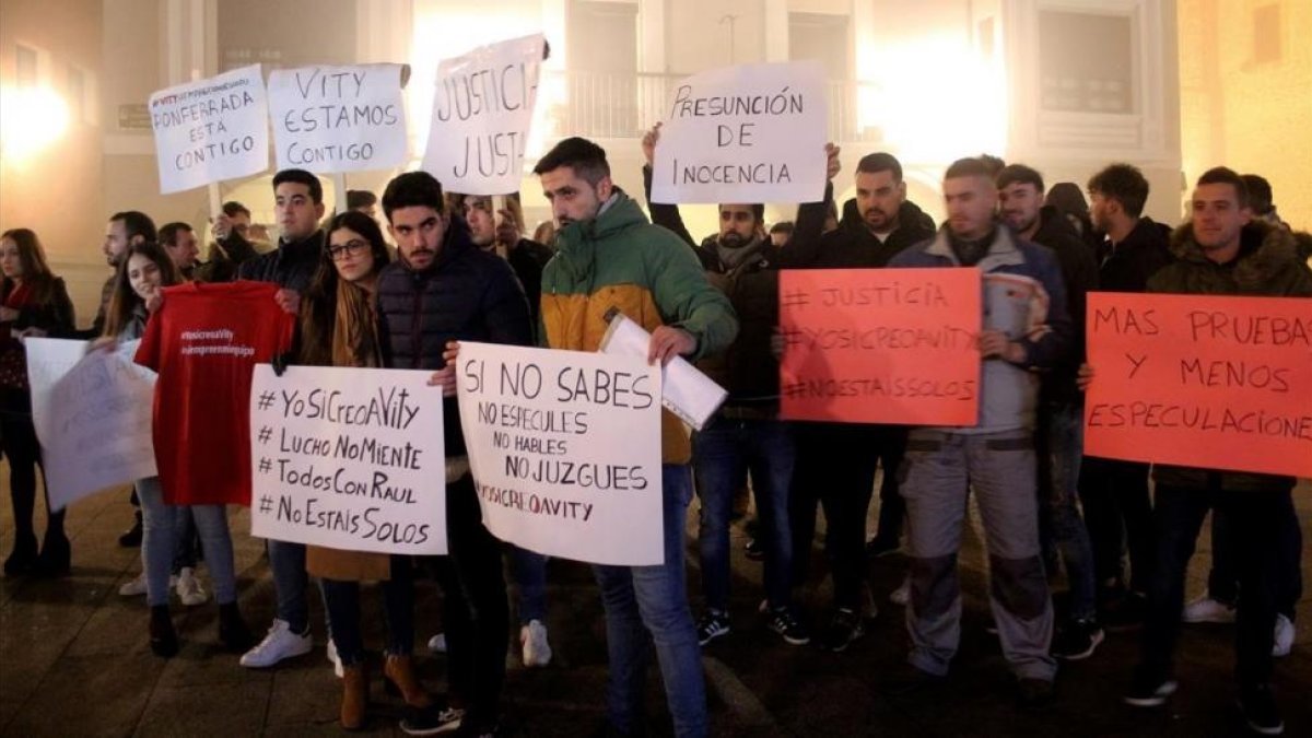 Concentración de apoyo a los jugadores del Arandina-ANA F.BARREDO