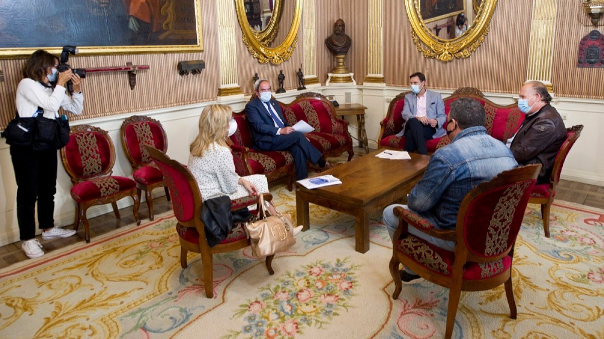 Mesa del Diálogo Social entre el Ayuntamiento de Burgos, FAE, CCOO y UGT. ISRAEL L MURILLO