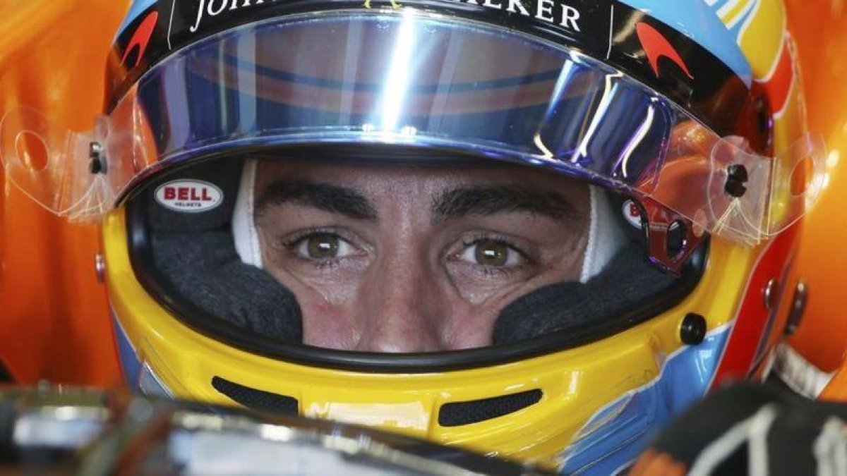 Fernando Alonso (McLaren-Honda), muy decepcionado del comportamiento de su monoplaza.-AP / RICK RYCROFT