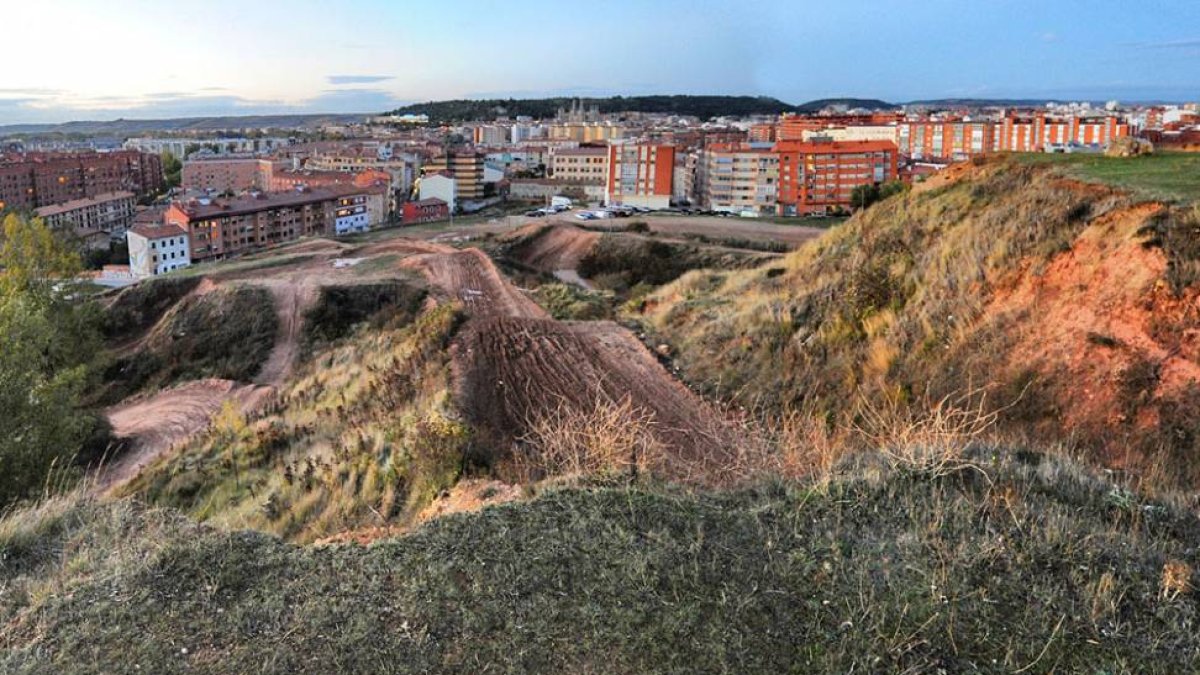 El emblemático circuito de motocross dará lugar a zonas verdes y parques infantiles.-ISRAEL L. MURILLO