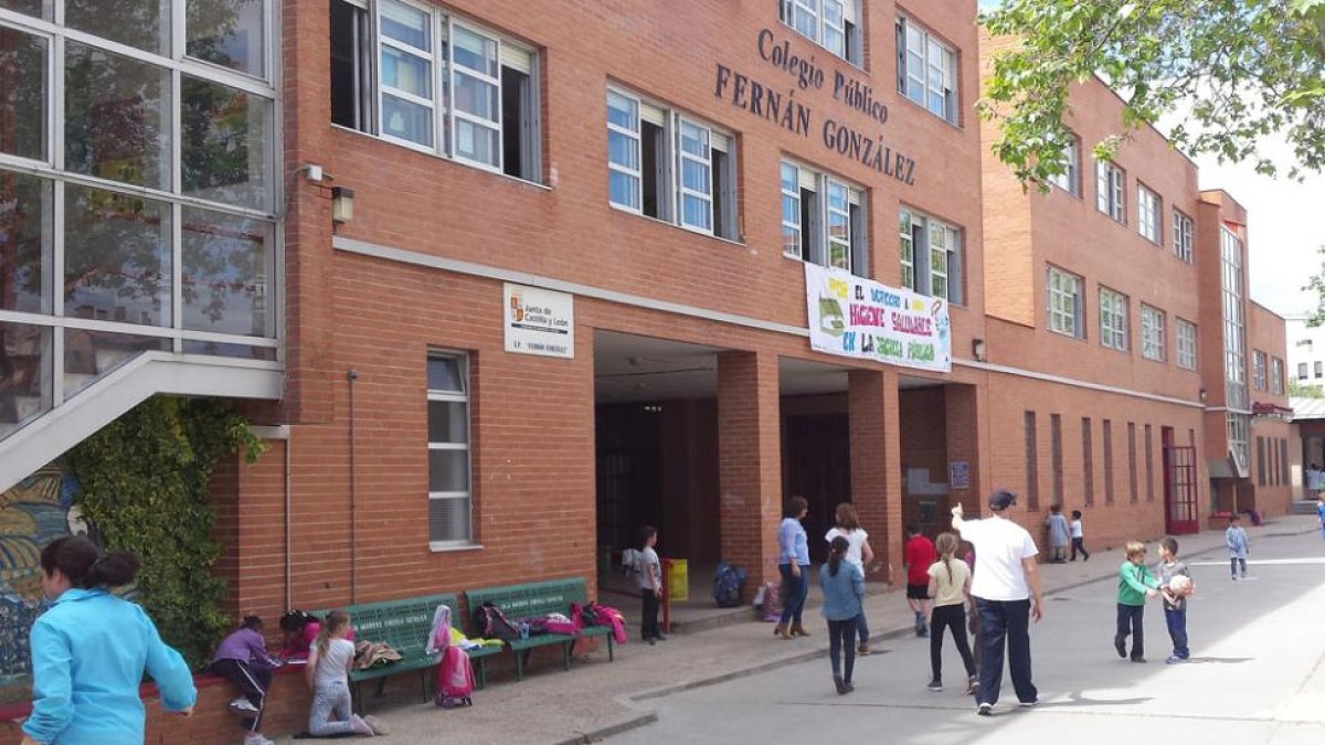 Muchos padres recogieron a sus hijos en las primeras horas.-L. V.