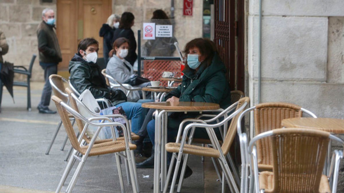 La hosteleía podrá abrir en el interior con un tercio del aforo. ECB