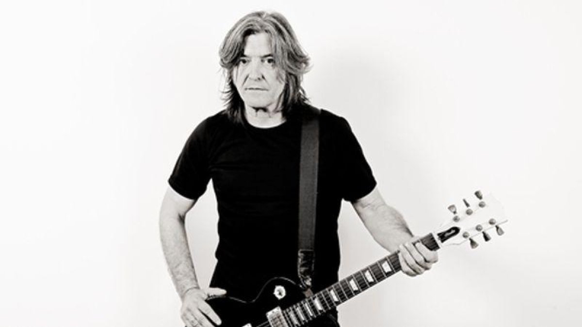 Boni, exguitarrista de Barricada, en una imagen promocional.-EL PERIÓDICO