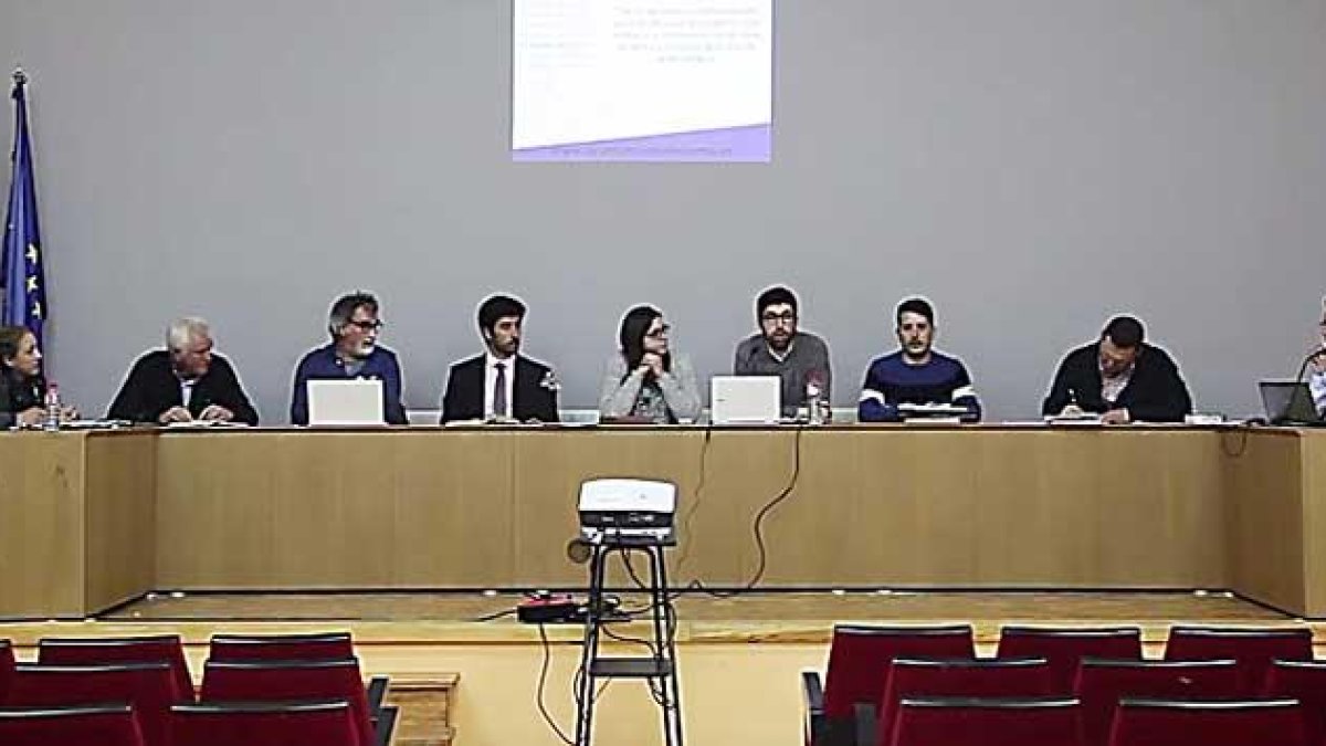 Pleno en el Ayuntamiento de Lerma con los ediles de todas las formaciones representadas en la actual legislatura;IPL, PP, Ciudadanos y NCIL.-YOUTUBE