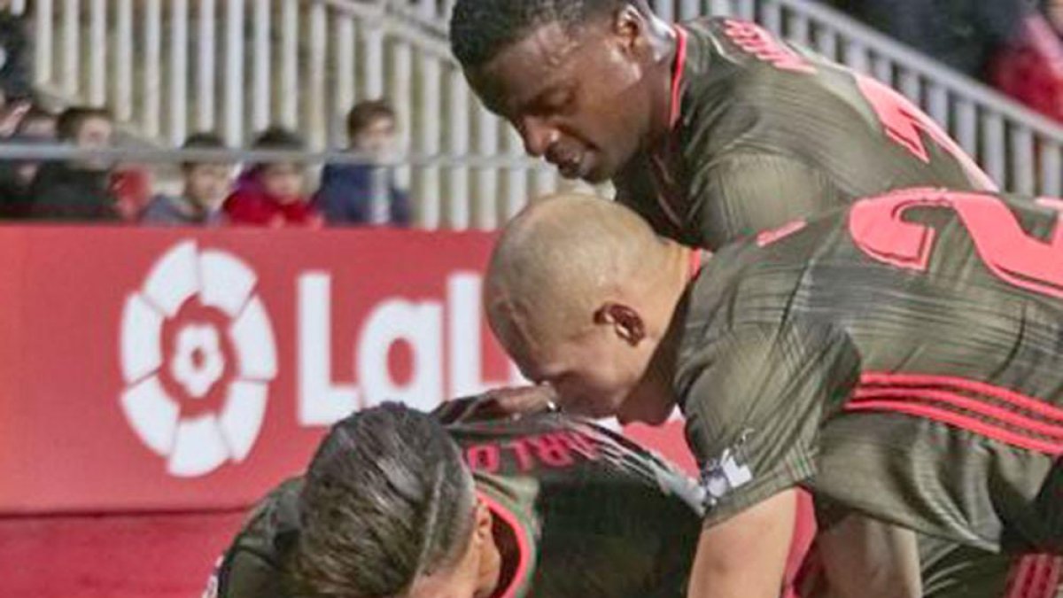 Los jugadores del MIrandés celebran el primer gol del partido que consiguió Marcos André-LALIGA