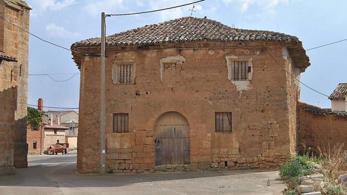 El viejo granero requiere una reforma integral, sobre todo para que se mantenga su estructura.-AJO TALLER DE ARQUITECTURA
