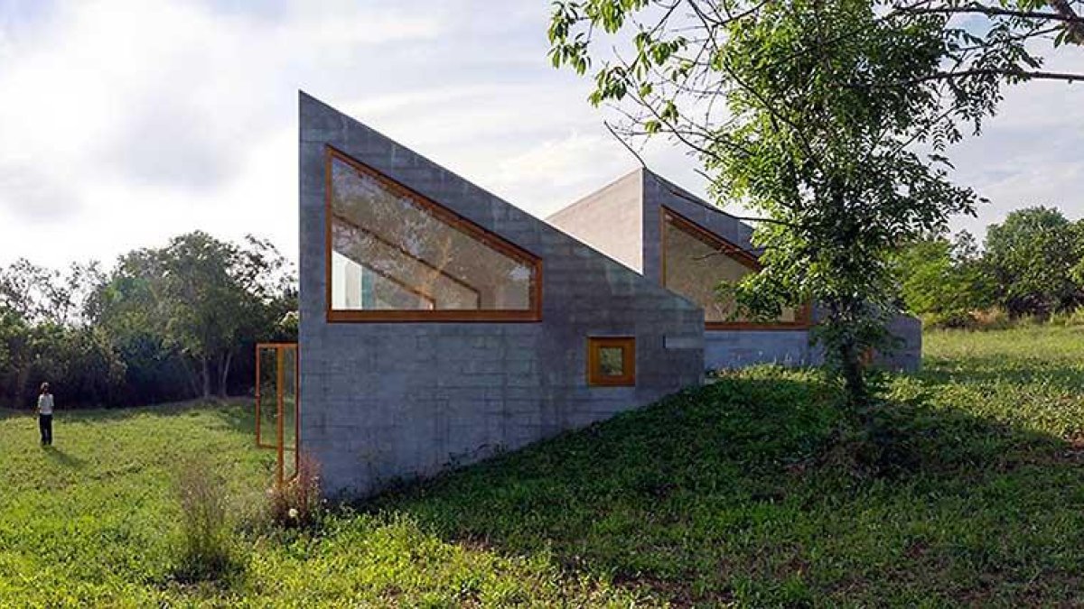 ARTIETA. Primer premio de vivienda unifamiliar por «lograr una propuesta muy expresiva y de gran sencillez.-ARQUITECTOS: ELENA MIRET ESTABLES E IBON VICINAY FERNÁNDEZ