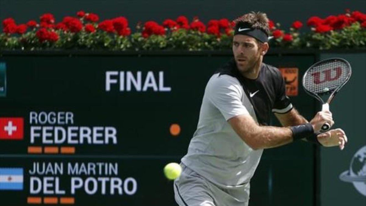 Del Potro gana en Indian Wells al suizo Federer.-EFE / JOHN G. MABANGLO
