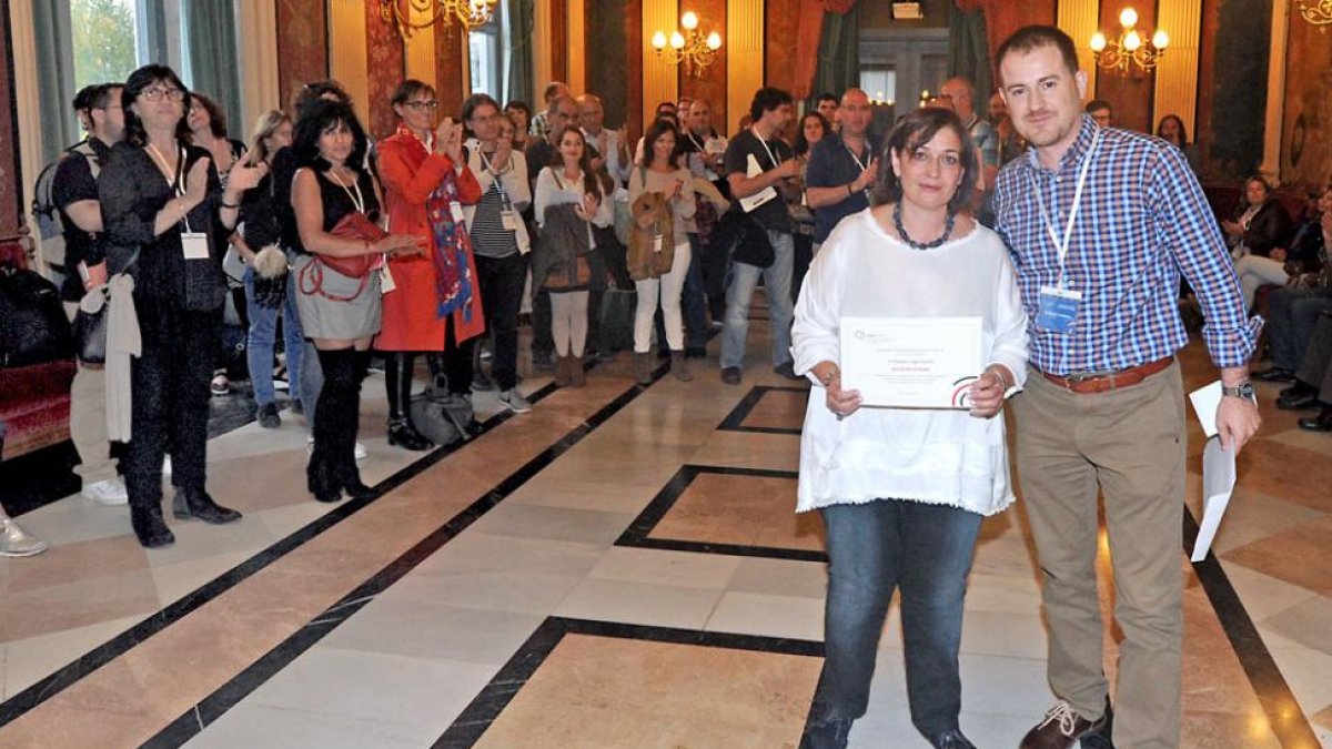 La viuda del compositor Alejandro Yagüe recibe el reconocimiento.-ISRAEL L. MURILLO