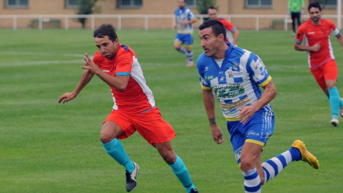 Cristian (izquierda) fue uno de los jugadores más destacados.-ISRAEL L. MURILLO