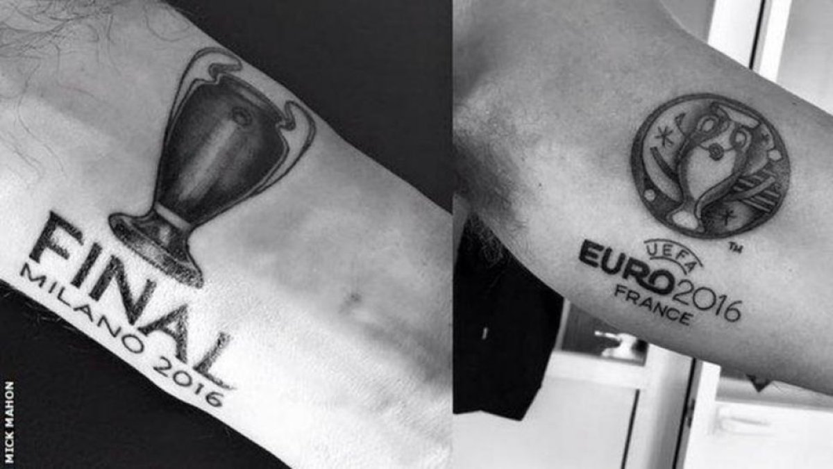 Los tatuajes del árbitro inglés Mark Clattenburg.-TWITTER