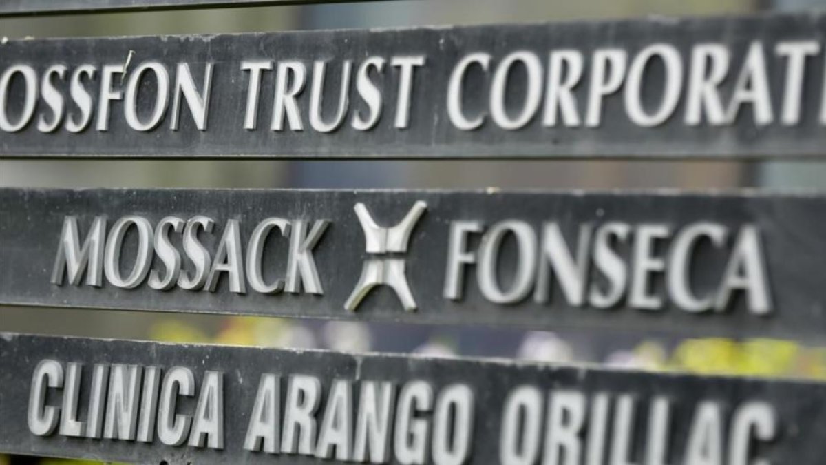 Placa del despacho de Mossack Fonseca en Panamá.-AP / ARNULFO FRANCO