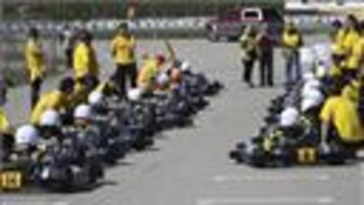 Los karts preparados para una salida.-EL PERIÓDICO