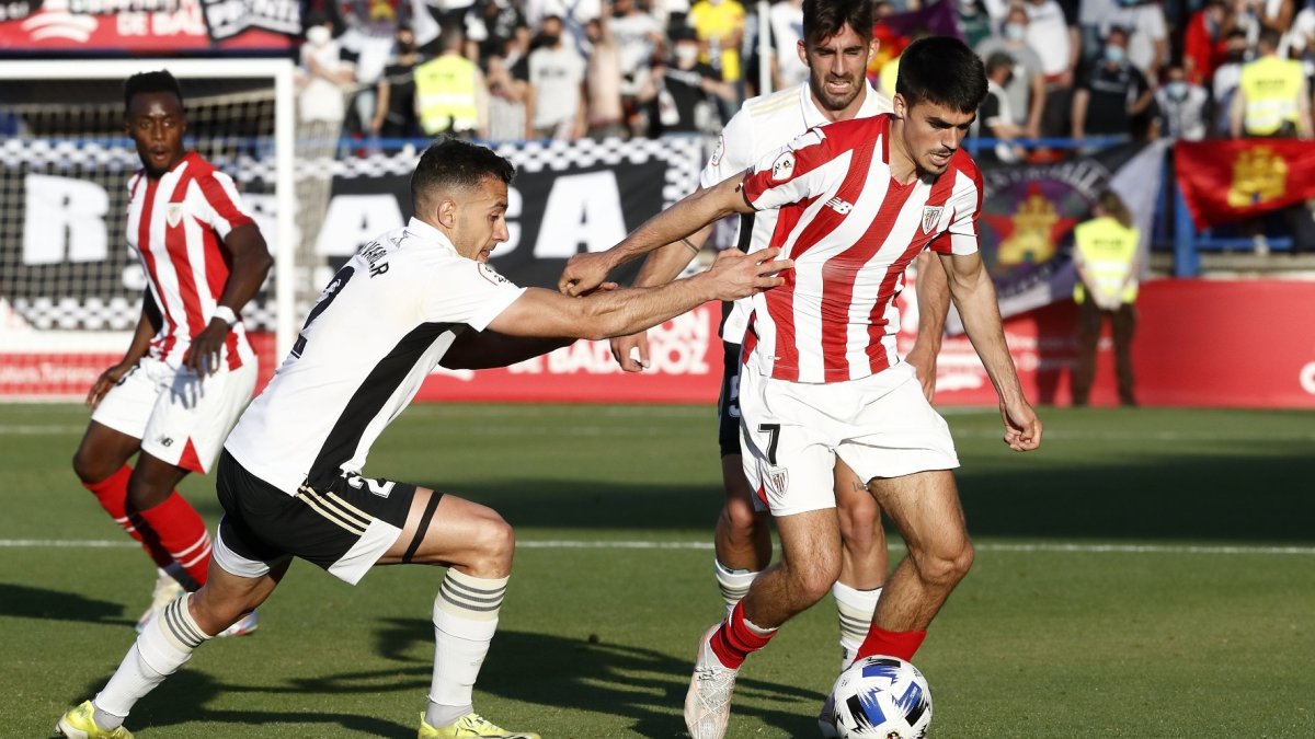 Lance del partido que enfrentó al Burgos CF con el Bilbao Athletic el pasado 23 de mayo en Almendralejo. TWITTER / @RFEF