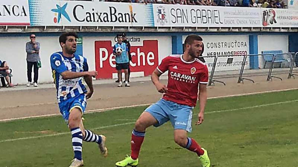 El capitán de la Arandina CF, Ruba, volvió a firmar un gran encuentro por la banda derecha y anotó el 3-0 definitivo-@ArandinaCF
