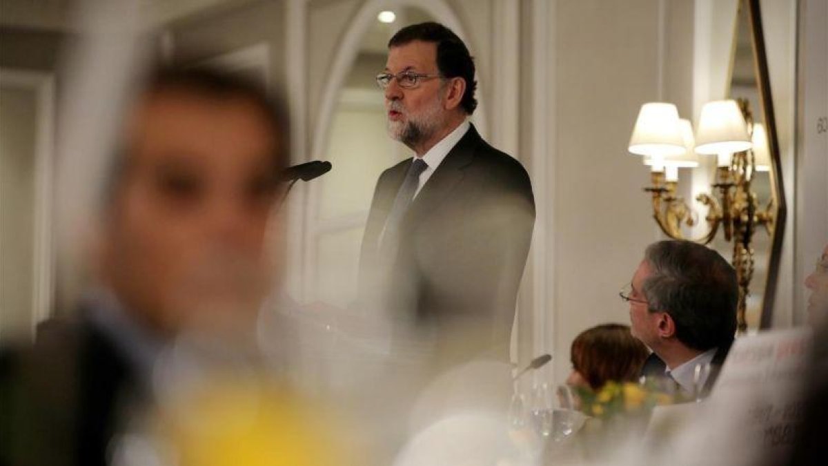 El presidente del Gobierno, Mariano Rajoy, interviene en un desayuno informativo el pasado 11 de diciembre.-JOSÉ LUIS ROCA