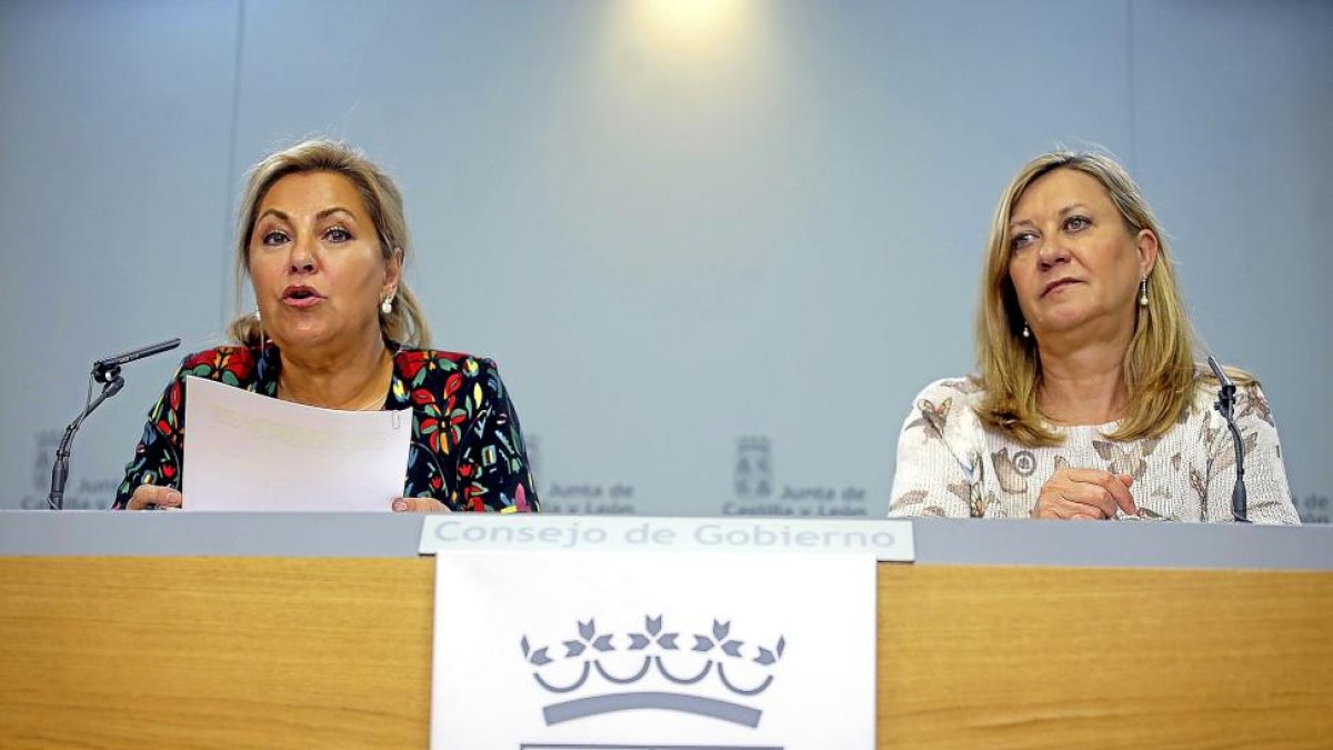 La vicepresidenta, Rosa Valdeón, y la consejera de Economía, Pilar del Olmo.-ICAL