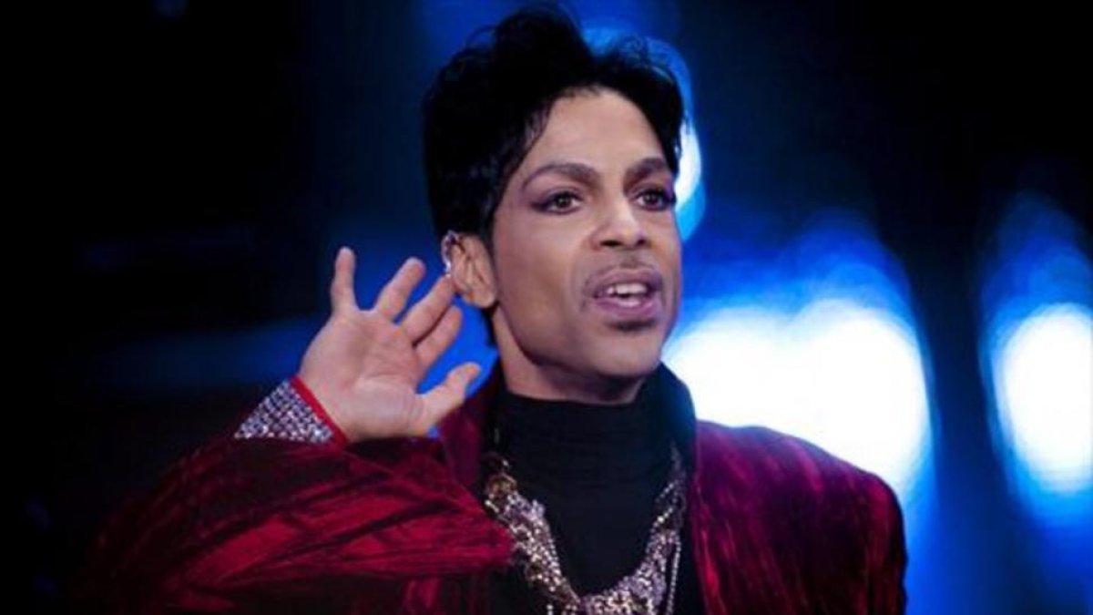 Prince durante un concierto en el Festival de Sziget en Budapest el 9 de agosto de 2011-EFE