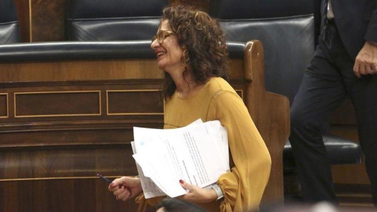 La ministra de Hacienda, María Jesús Montero, en el Congreso de los Diputados.-DAVID CASTRO
