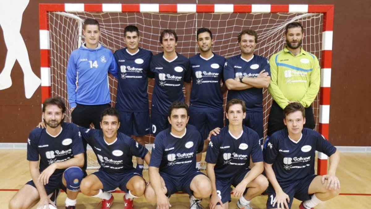 Plantilla del equipo del Battaner Ubiplast, que milita en la Tercera División masculina.-RAÚL OCHOA