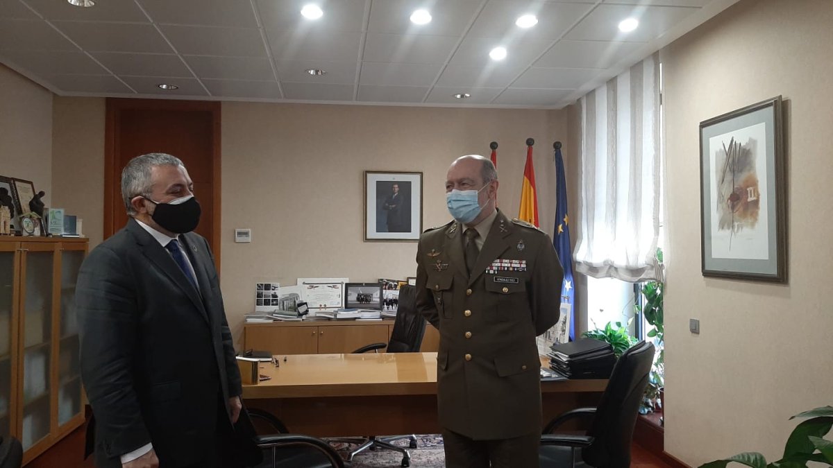 Imagen del encuentro entre Pedro de la Fuente y Juan Carlos González Díez. ECB