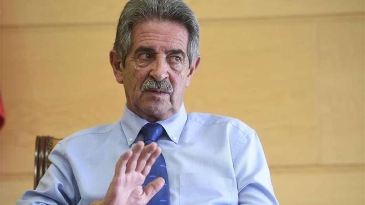 Miguel Ángel Revilla, presidente de Cantabria.-PEDRO PUENTE HOYOS