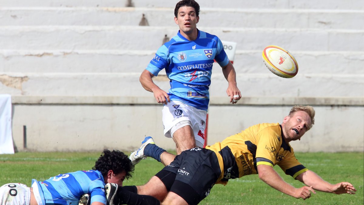 Offload de David Weersma en el encuentro ante el Cisneros. ECB