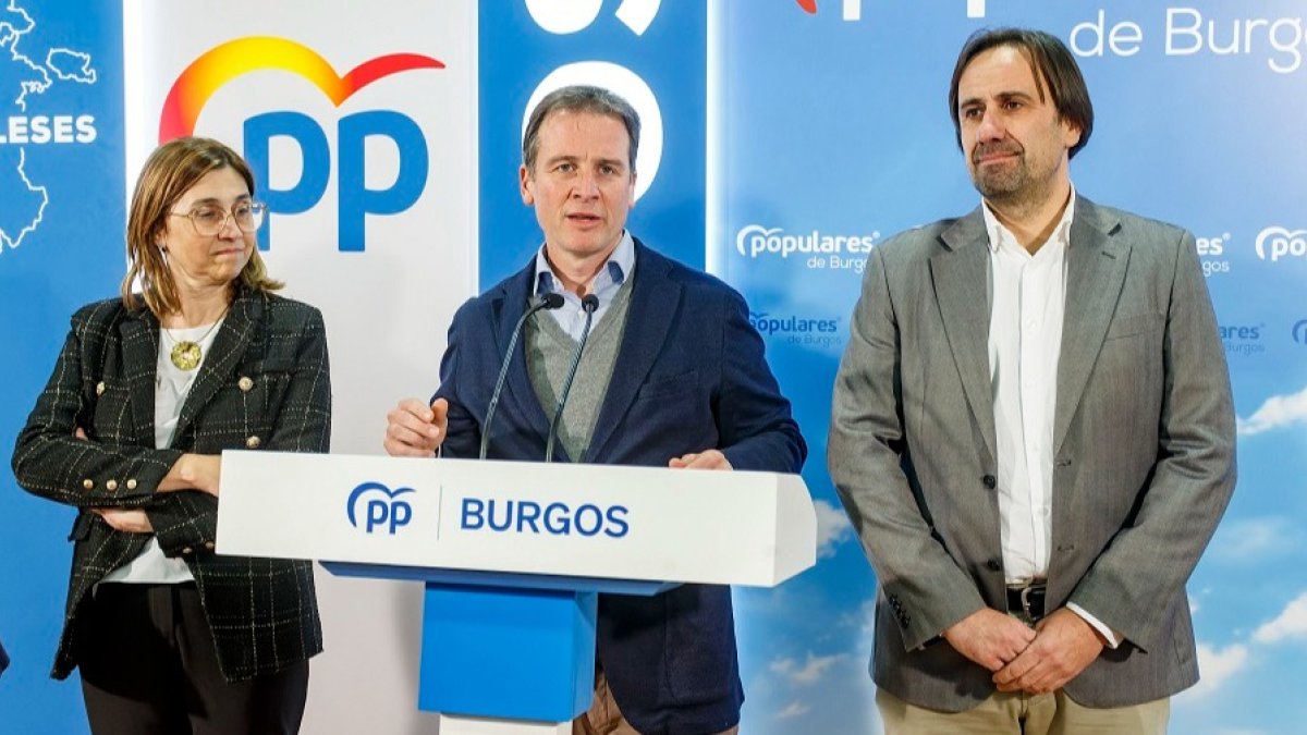 Raquel González, Borja Suárez y Sergio Montoya durante la presentación de candidaturas del PP a Aranda y Miranda. SANTI OTERO