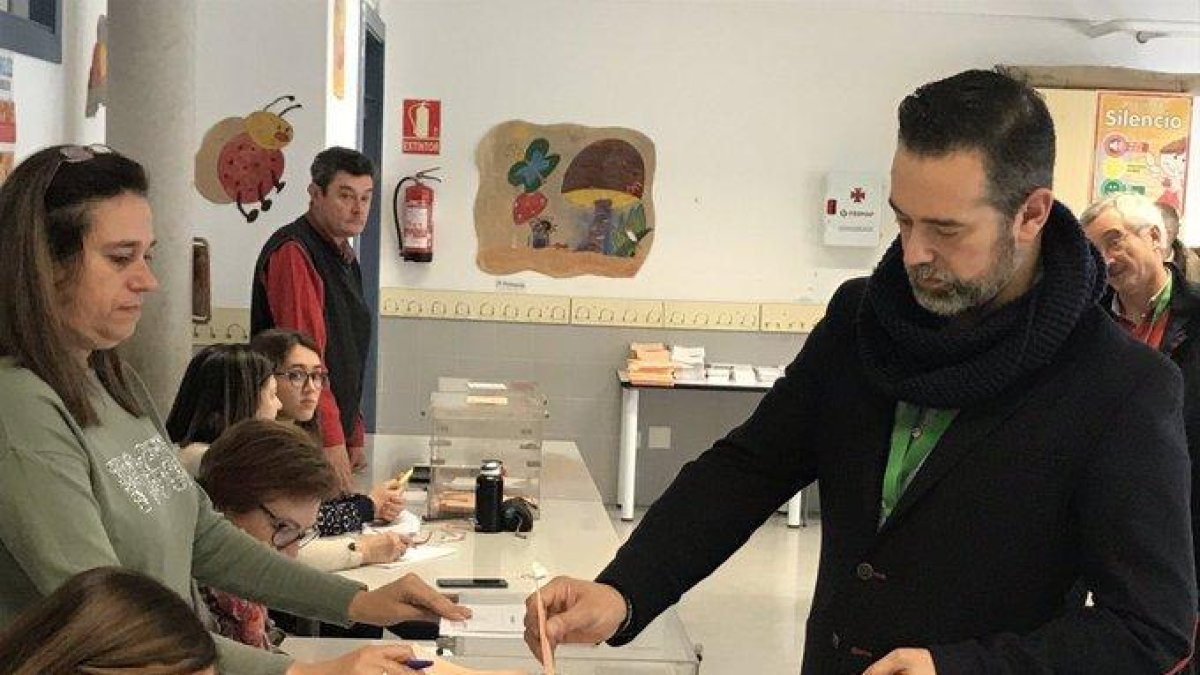 Javier Martínez votó en Venerables.-ECB