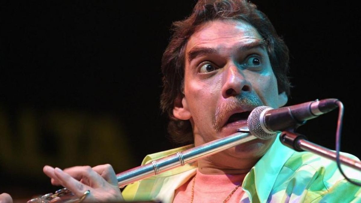 El flautista Dave Valentín, en el 2001.-REUTERS / DARRIN ZAMMIT LUPI