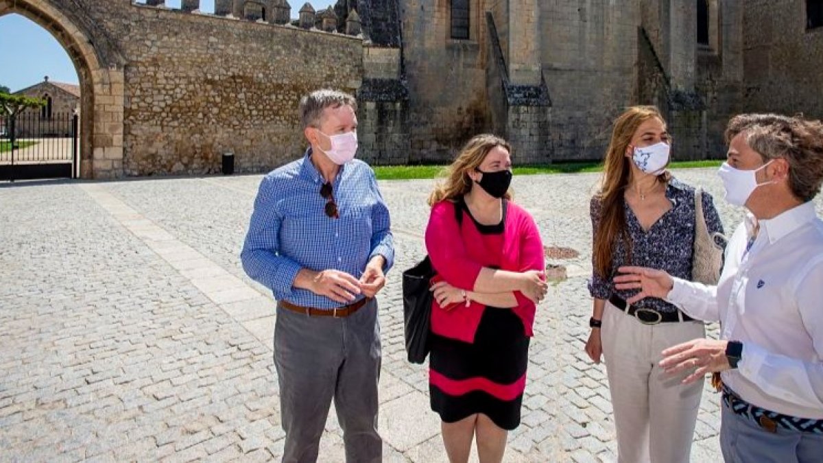 Los senadores Javier Lacalle y Cristina Ayala y los concejales Carolina Álvarez y César Barriada. S. OTERO