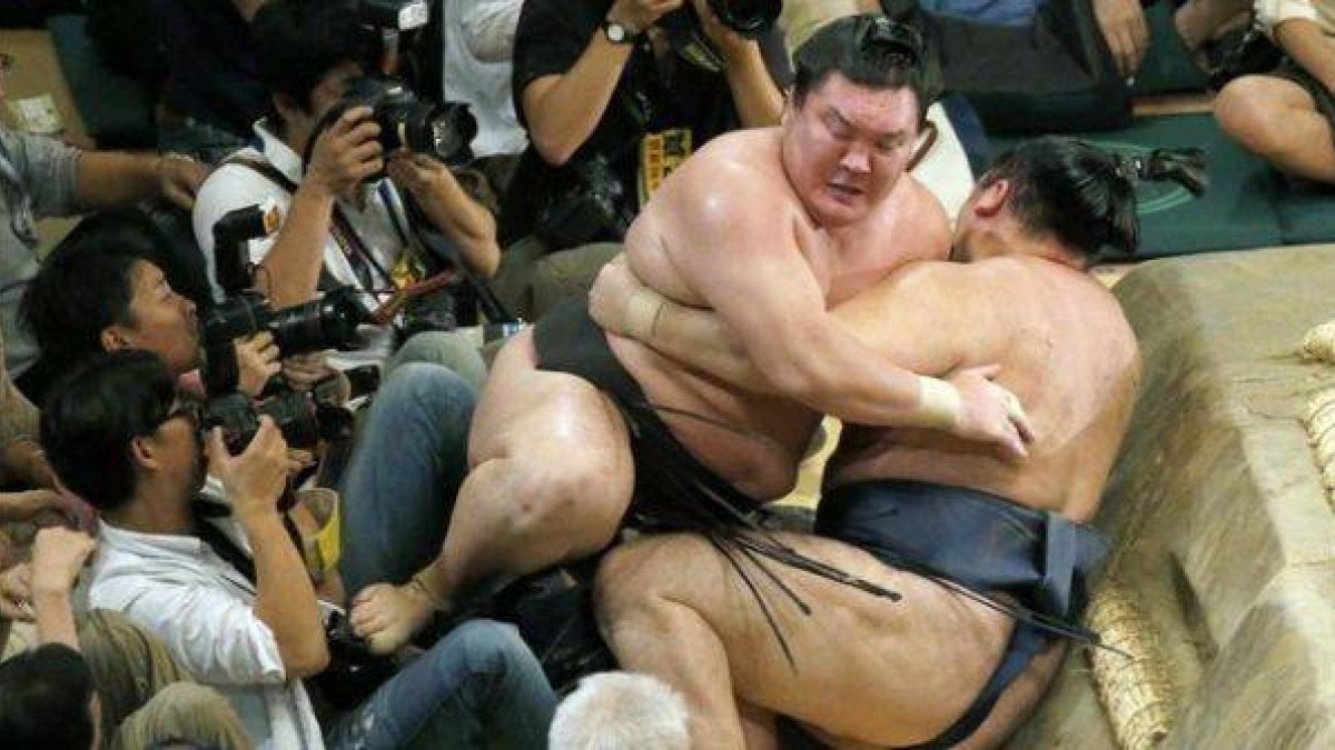 Hakuho, en la final del pasado domingo en Tokio.-Foto: AP / KYODO NEWS
