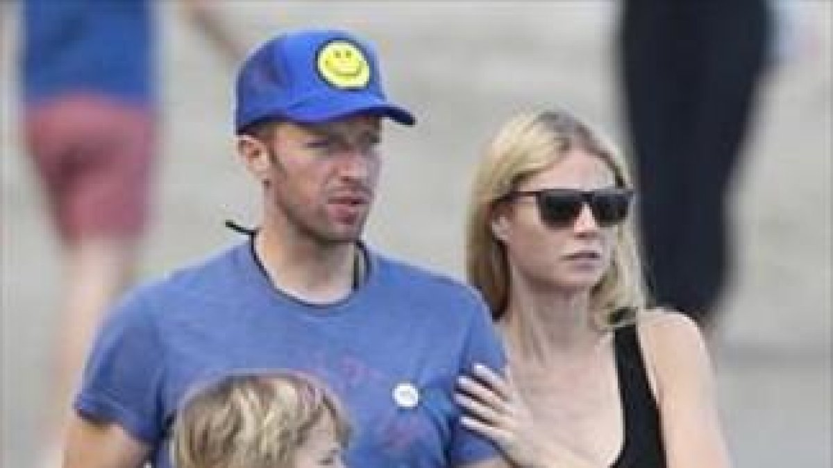 Chris Martin y Gwyneth Paltrow, con Moses.-GTRES