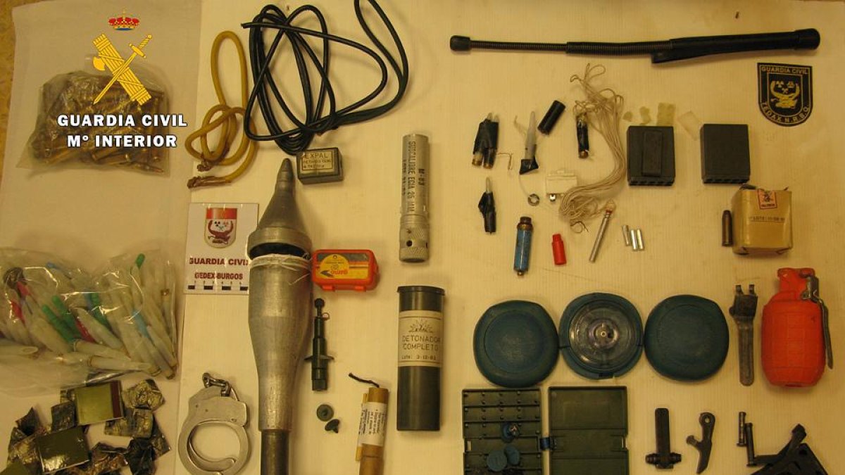 Material recuperado y destruido por la Guardia Civil.-ECB