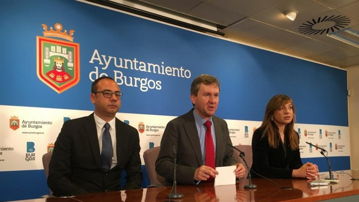 Jorge Fernández, Javier Lacalle y Carolina Blasco.-EUROPA PRESS