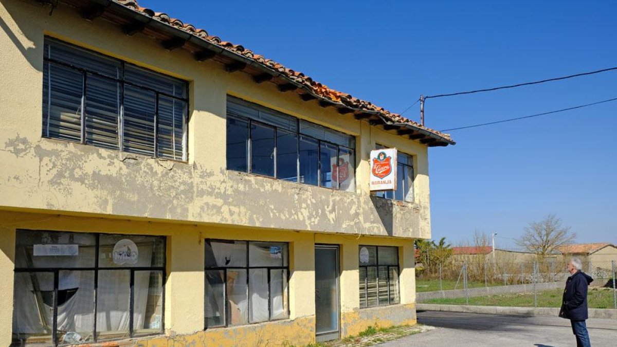 La cinta no solo recorre la historia del oro negro. También se hace eco del abandono progresivo de actividades económicas en el municipio.-OBJETIVO FAMILY