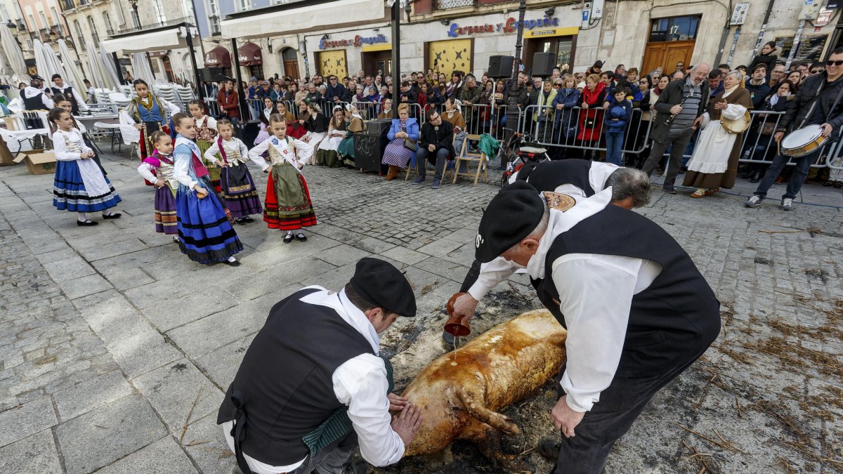 Imágenes de la Matanza organizada por la Sociedad Gastronómica Los Cucos en La Flora. SANTI OTERO