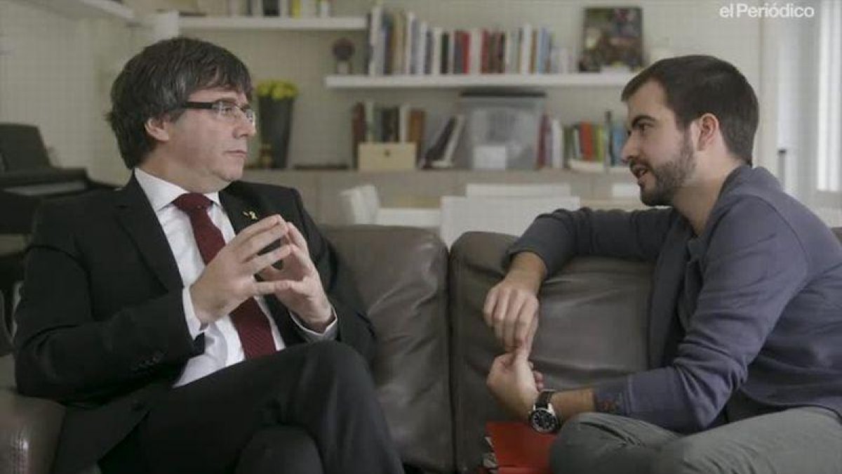 Ricard Ustrell entrevista a Puigdemont para Quatre Gats-TV3