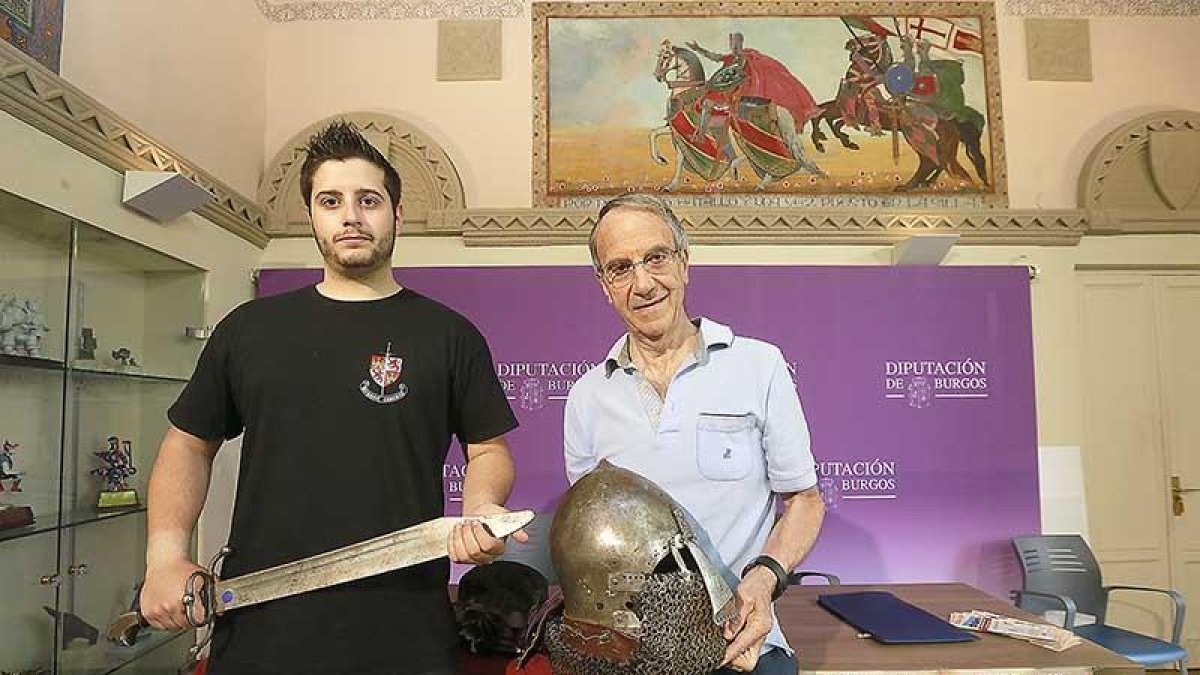 Alonso (dcha.) y Gallardo (izq) presentaron ayer las jornadas, que incluirán charlas, conciertos y exhibiciones.-R. O.