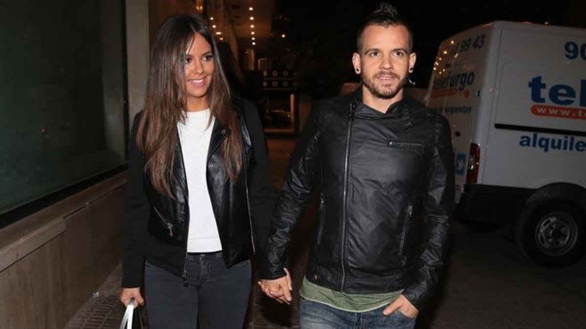 Cristina Pedroche y David Muñoz llegan a Hong Kong en sus vacaciones.-EUROPA PRESS