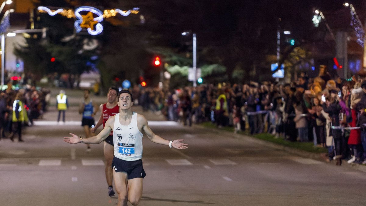 Joel Aubeso reina en la San Silvestre Cidiana. Fotos: Santi Otero © ECB