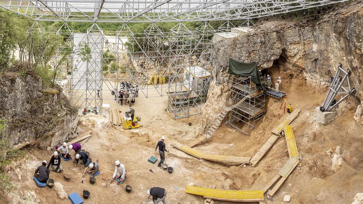Trabajos realizados el año pasado en Cueva Fantasma. RAÚL G. OCHOA