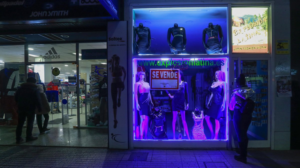 Las ayudas al comercio llegarán el mes que viene. RAÚL OCHOA