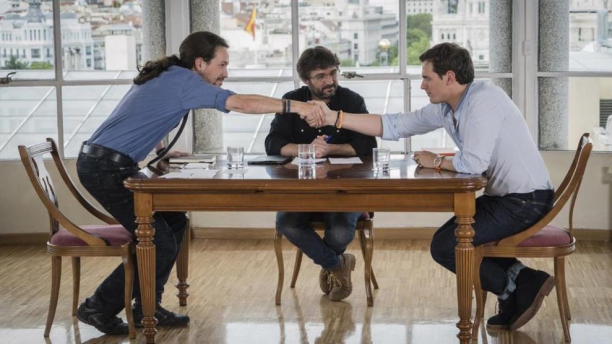 Pablo Iglesias y Albert Rivera, en su último enfrentamiento televisivo en el programa 'Salvados' de Jordi Évole.-