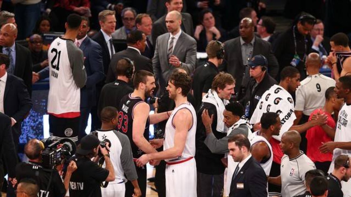 Marc y Pau Gasol, después del partido del All Star en el Madison Square Garden.-Foto: Brad Penner / USA Today Sports