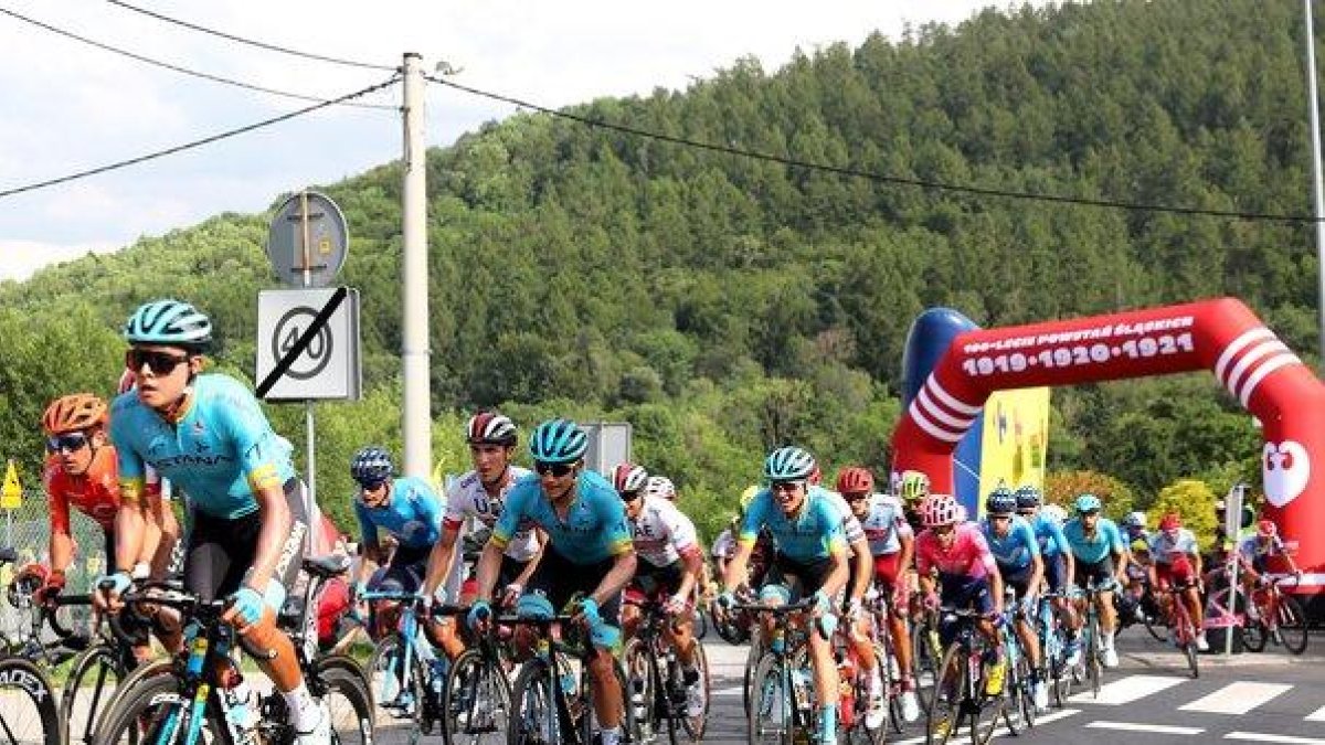 Los ciclistas de la Vuelta a Polonia, durante la quinta etapa.-EFE/ EPA/ ANDRZEJ GRYGIEL