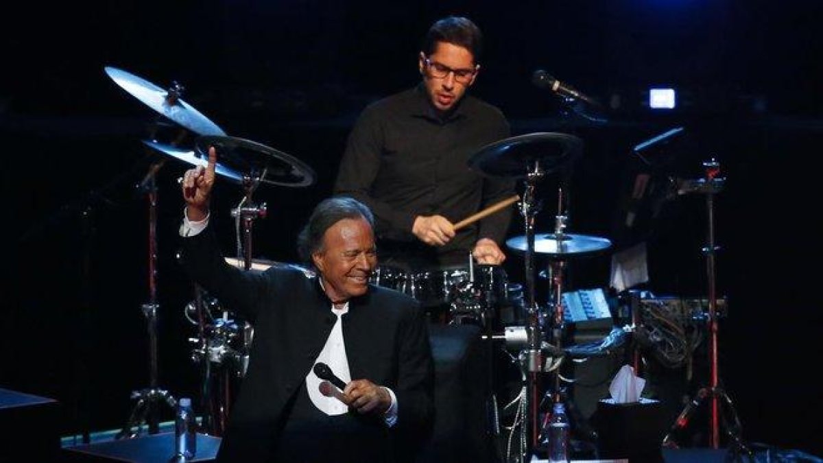 Julio Iglesias, en un concierto este año en la capital de México.-AP / REBECCA BLACKWELL